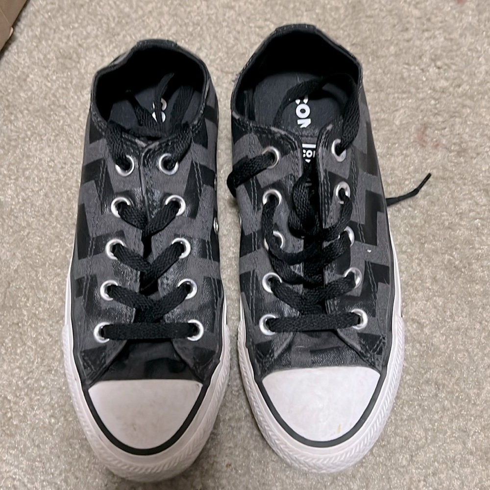 Converse black zigzag